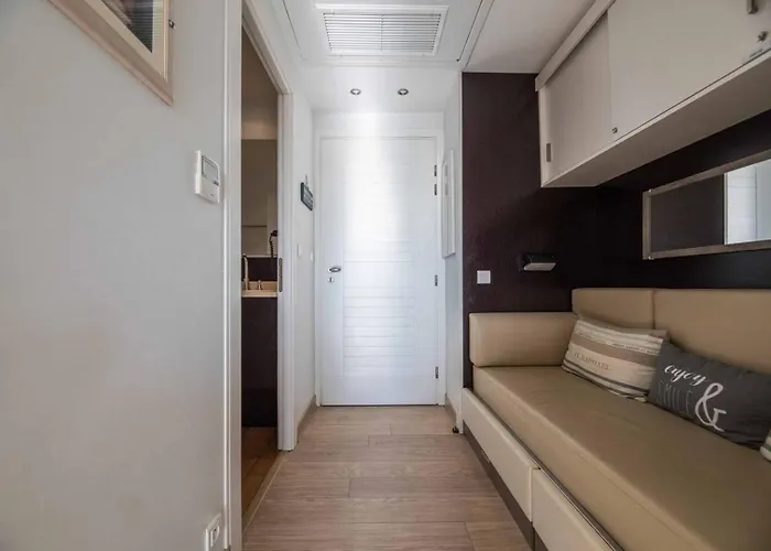 4* Piscine Et A Pied Апартаменти *