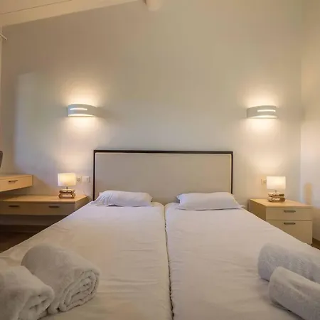 4* Piscine Et A Pied Porto-Vecchio (Corsica)